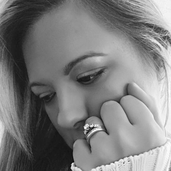 Meet your Posher, Jennifer - Picture 1 of 1